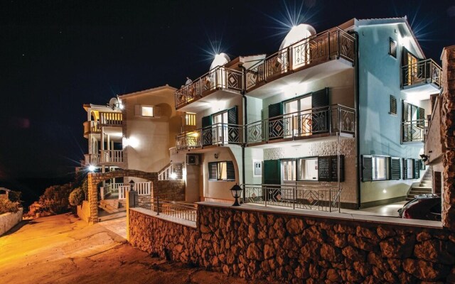 Nice Home in Sevid With 6 Bedrooms, Wifi and Outdoor Swimming Pool