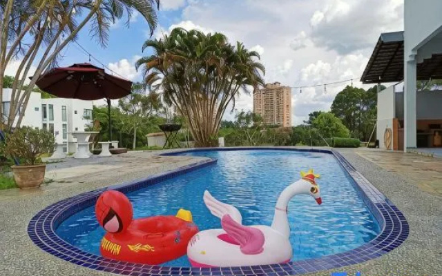 Yussy Homestay At Afamosa Bungalow – Pool – Alor Gajah