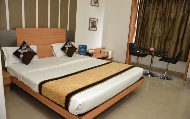 OYO 1000 Hotel Admiral Suites