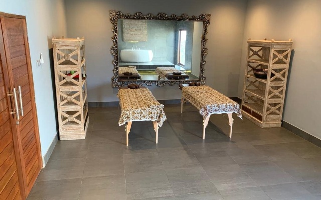 The Suites Lombok – Guest Rooms – Sekotong Barat