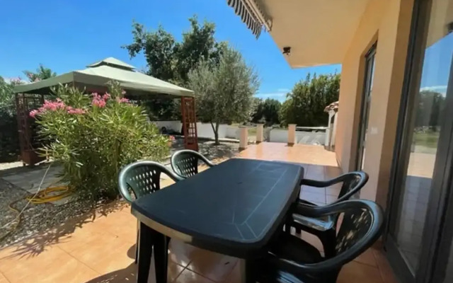 Appealing Apartment With Garden