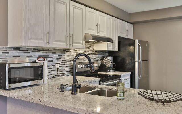 QuickStay - House by The Lake (3Bdrm Near Go Station)