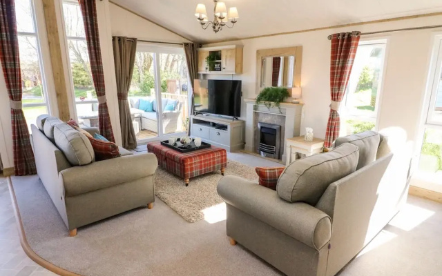 Curlew Lodge
