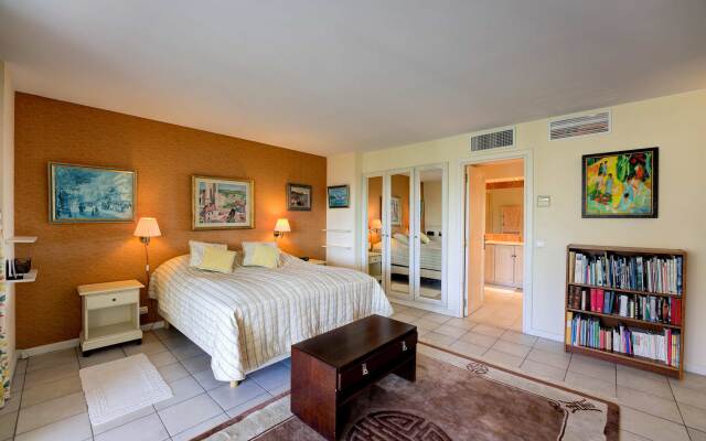 Semiramis at Villa Laurie Mougins