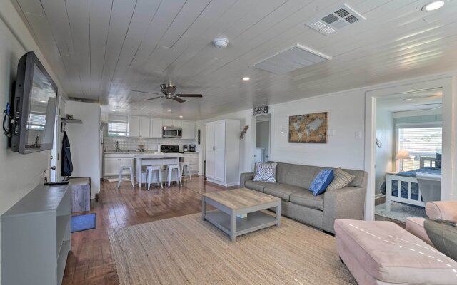 Steps to Sand: Galveston Beach Bungalow!