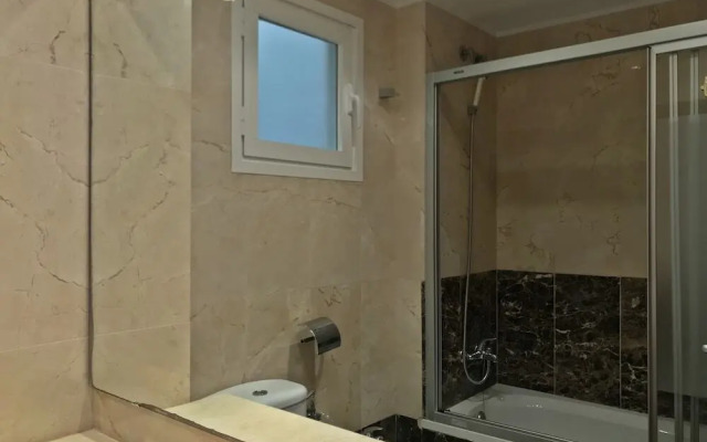 Big Family 3 Bedroom Apartment - RNU 65075