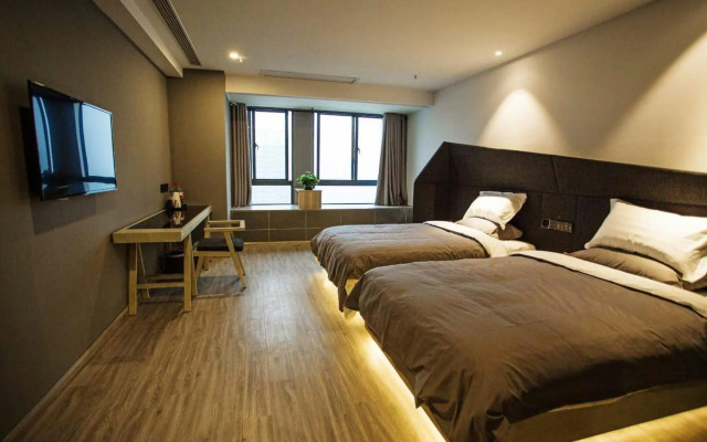 I do art Hotel