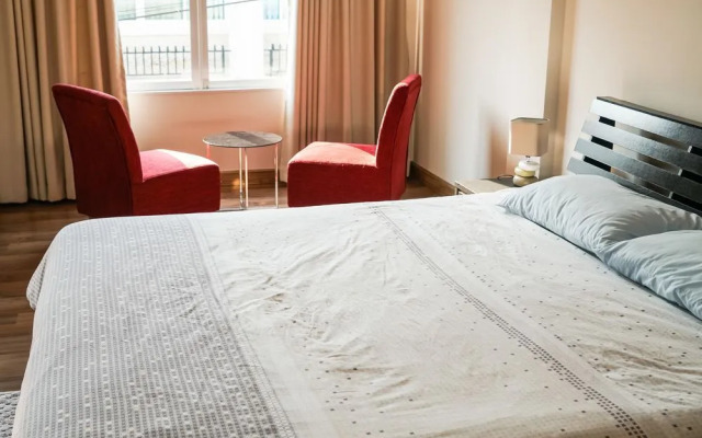 Airport Condo by Younique Travel