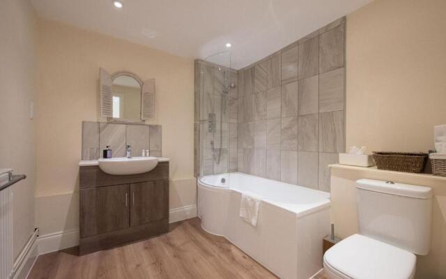 The Lodge at Broadway