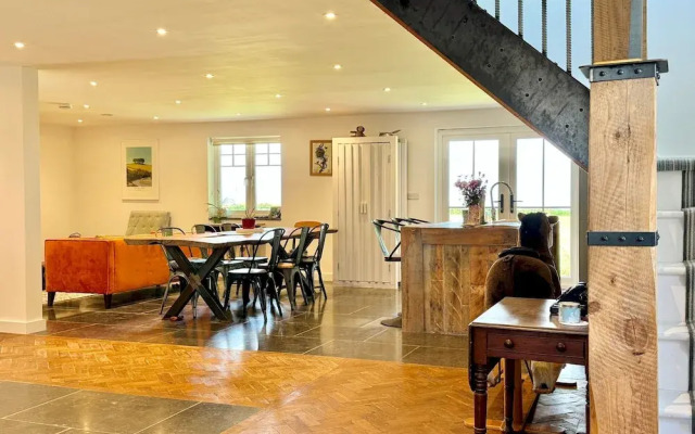 Seawynds Family Home With Far-reaching Sea Views