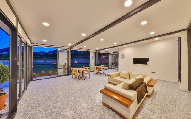 Thomas Suites Datca