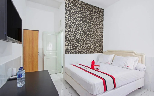 OYO 90496 Izzi Ekslusif