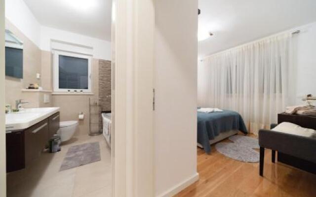 Apartment Garden Terrace