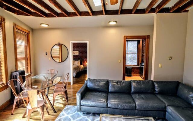 3Br, 1 Bath, Sleeps 6 8 3 Bedroom Apts