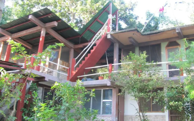 Zapote Tree Inn