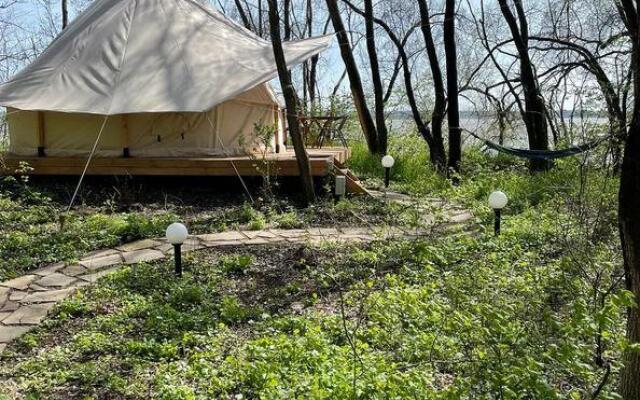 River Glamp (Ривер Глэмп)