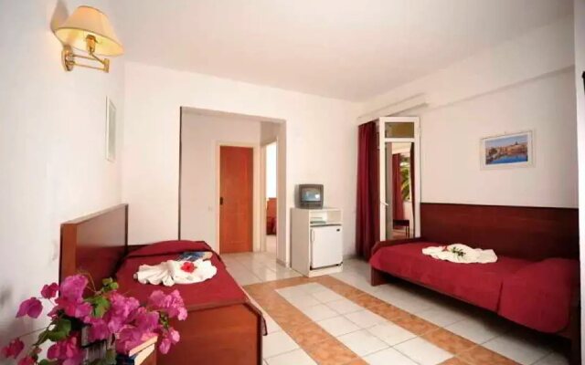 Maravel Land Beach Hotel