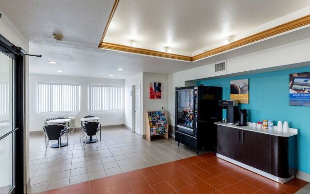 Quality Inn & Suites Port Lavaca near Lighthouse Beach