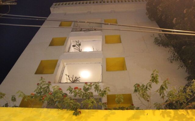 White Canvas Hotel