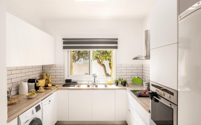 Ayia Thekla Sea Breeze Villa