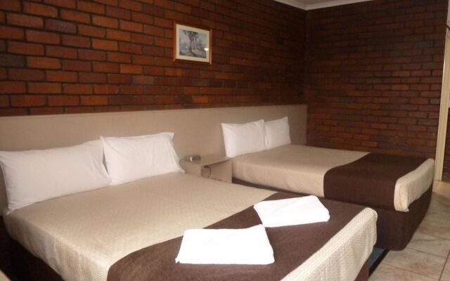 Pioneer Lodge Motel