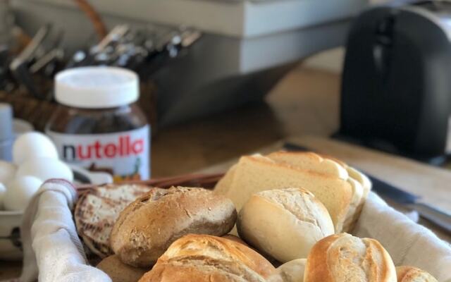 Runsten Säng & Frukost