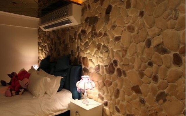 Love Hotel