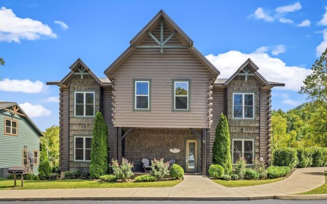 The Majestic Pine Retreat 13 Bedroom Home by Redawning