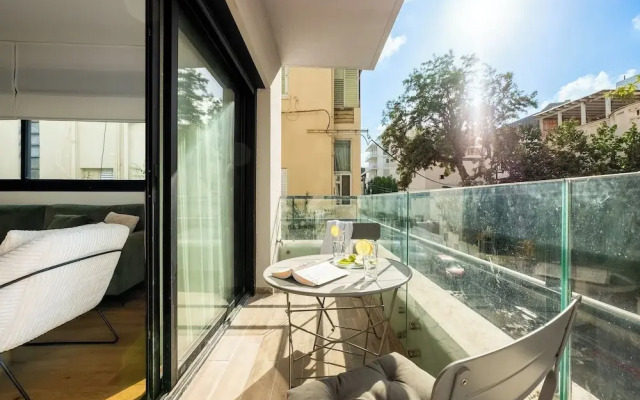 Sunny Chic in TLV Center by Sea N' Rent