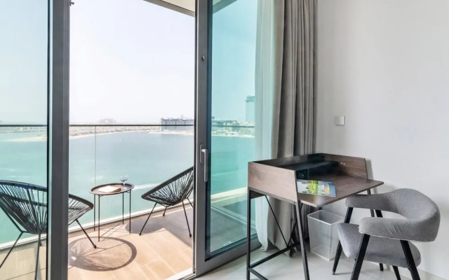 Sea view 2BR Beach Isle