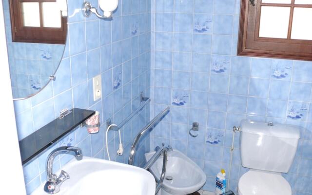 House With 6 Bedrooms in Saint-jean-de-luz, With Wonderful Mountain Vi