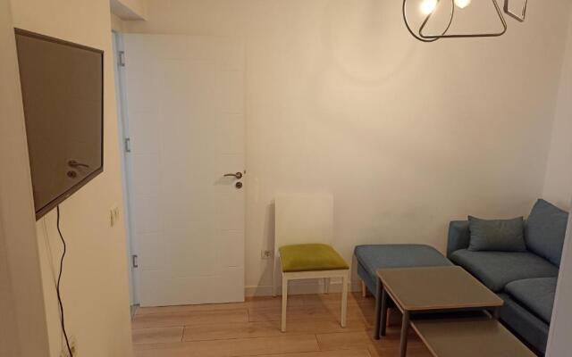 Lovely 1 bedroom apartment near Eye of Tirana