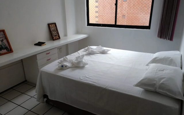 Apartamento a 200m feirinha beira mar