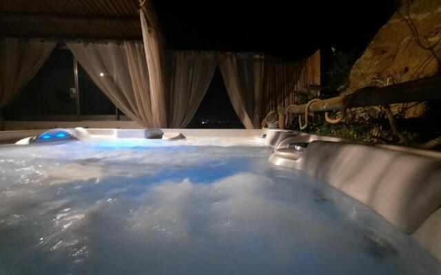 Janakos View Apartment I with Hot Tub