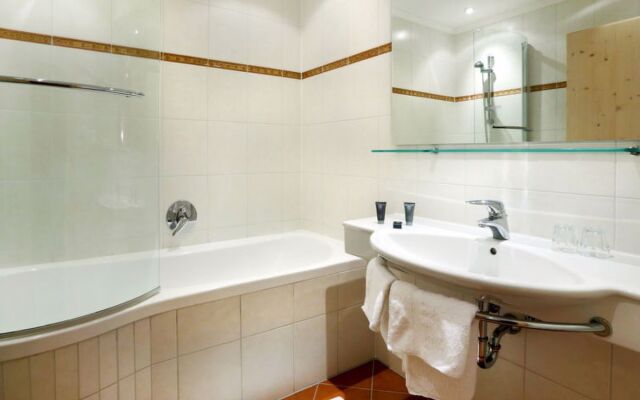 Glanzer Homes - Hamrach Suite (SOE077)