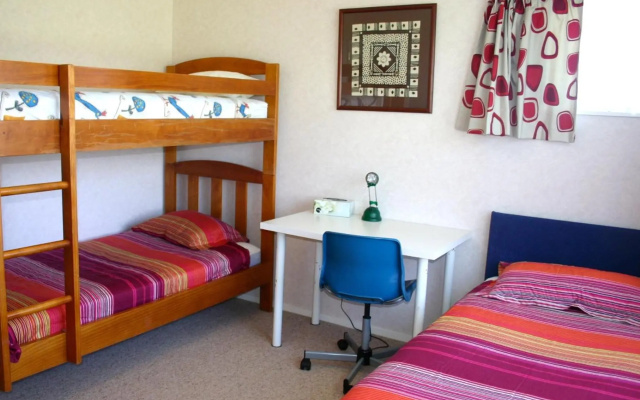 Waihi Getaway - Waihi Beach Holiday Home – Guest Rooms – Waihi Beach