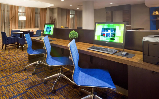 Courtyard by Marriott Houston by the Galleria