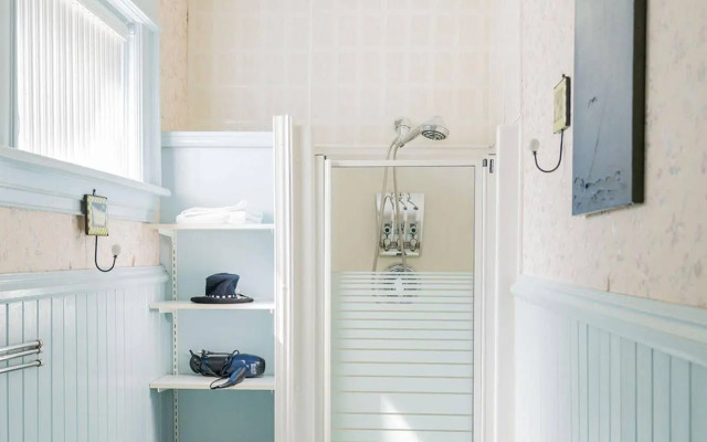 Marmora and Lake Inn