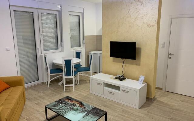Airport View Apartment