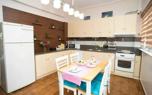 Electra s 2-bedroom Apt-convenient Location Patra