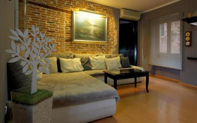 Old Town Art Apartment