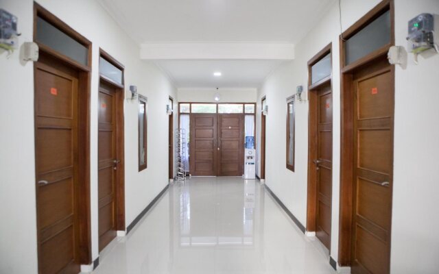 RedDoorz @ Pasir Luyu Buahbatu