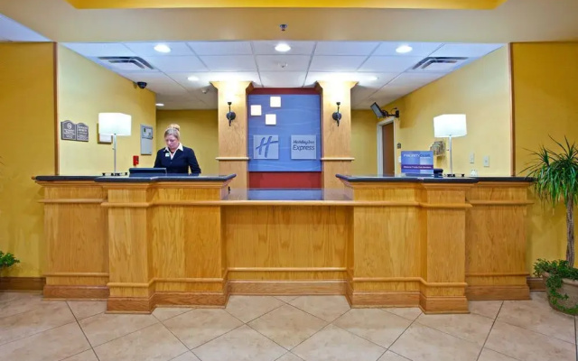 Holiday Inn Express Hotel & Suites Louisville South - Hillview