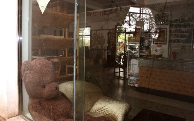 Zhangjiajie Base Youth Hostel