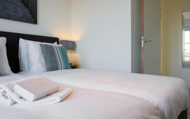 Modern Apartment 2 Bath Rooms, Close to Lake Veere