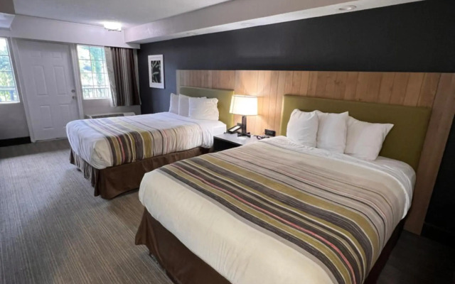 Country Inn & Suites by Radisson, Pigeon Forge South, TN