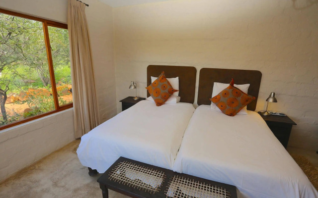 River Crossing Lodge