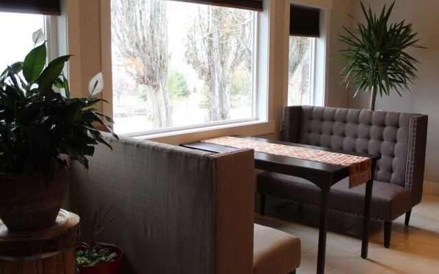 Chef's House Okanagan by Elevate Rooms