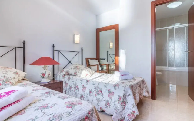 Villa in Empuriabrava With Private Pool & Mooring