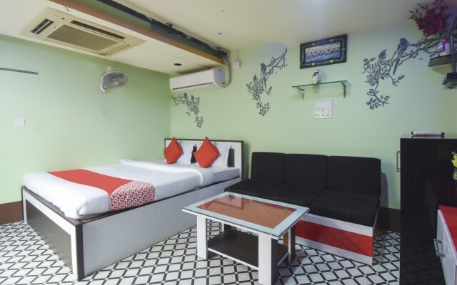 Oyo 60767 Dolphin Hotel